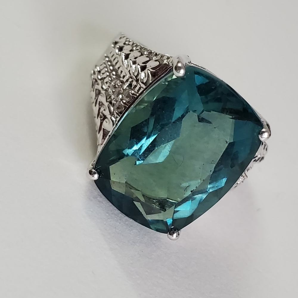 ‘Atlantis Dream’ 28 Cttw Sterling Silver 925 Teal Sapphire Ring